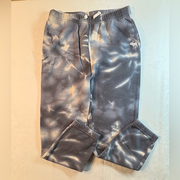 EUC/NWOT 5-Piece Bundle: Camo Hoodie, Microfleece, Turtleneck, Sweats, Pants - Picture 12 of 16